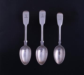 Three Victorian fiddle pattern sterling silver teaspoons