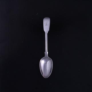 A Victorian sterling silver fiddle pattern teaspoon