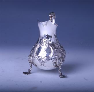 A Victorian sterling silver cream jug