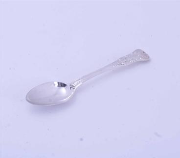 A Victorian Queen's pattern sterling silver dessert spoon