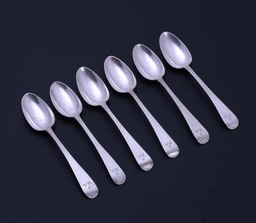 HESTER BATEMAN: A set of six George III Old English with feather edge pattern sterling silver teaspoons with incuse duty marks