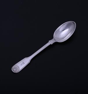 A sterling silver fiddle, thread and shell pattern teaspoon