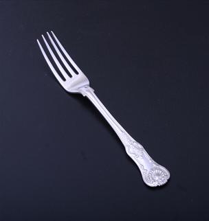 A George IV Queen's pattern silver dessert fork