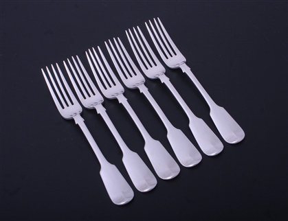 Set of six Victorian fiddle pattern sterling silver table forks