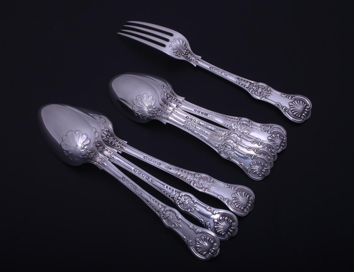 A comprehensive guide to American sterling silver flatware.